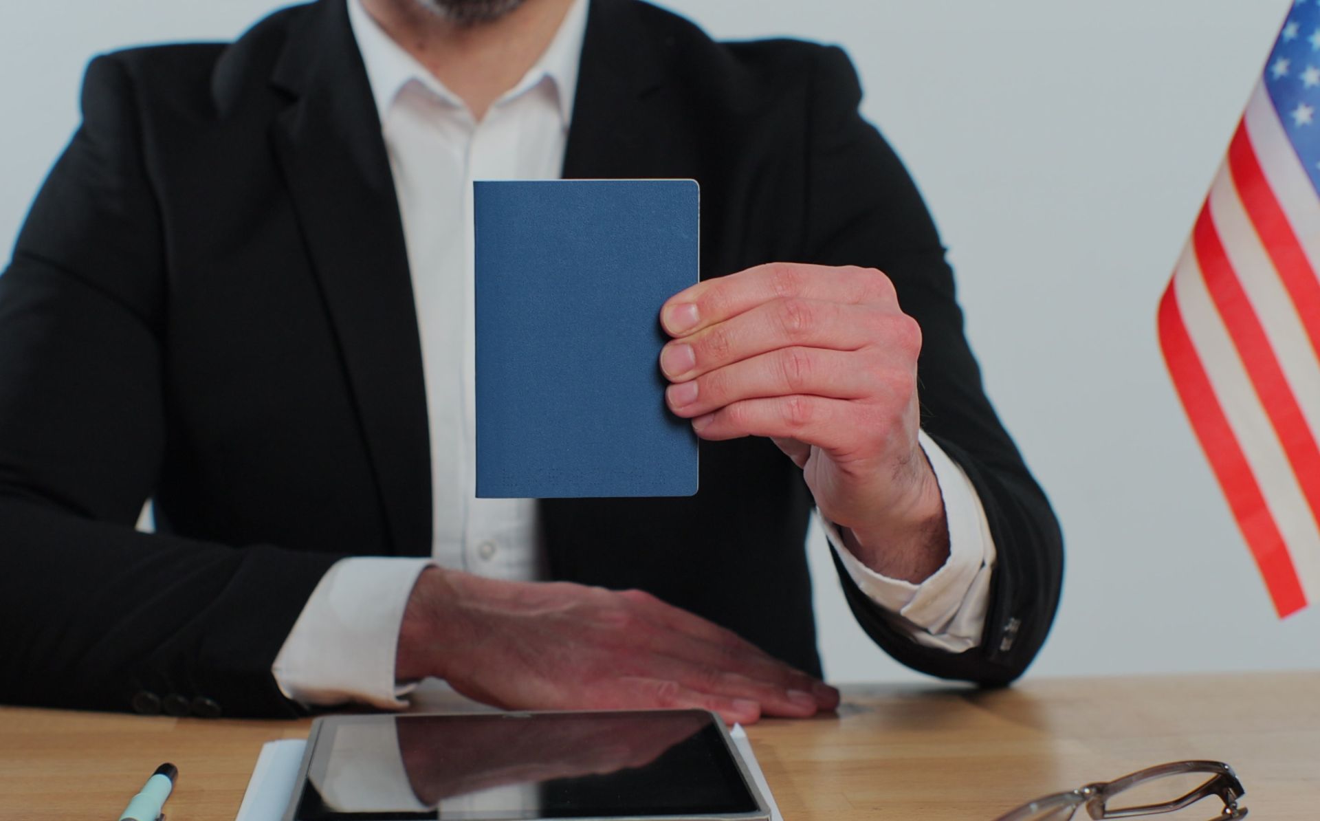 ¡Atención! Delincuente montó una falsa corte de inmigración virtual desde una cárcel venezolana (+VIDEO)