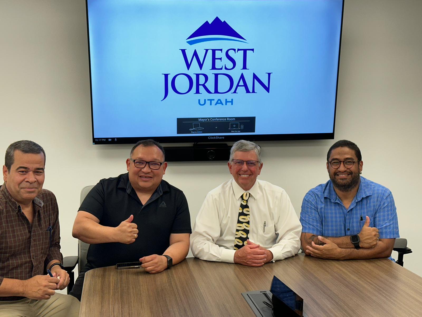 Reunión estratégica para fortalecer la Comunidad de West Jordan