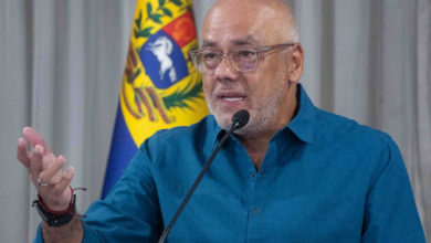 El chavismo dice que alianza opositora "cantará fraude" desde Miami el día de los comicios