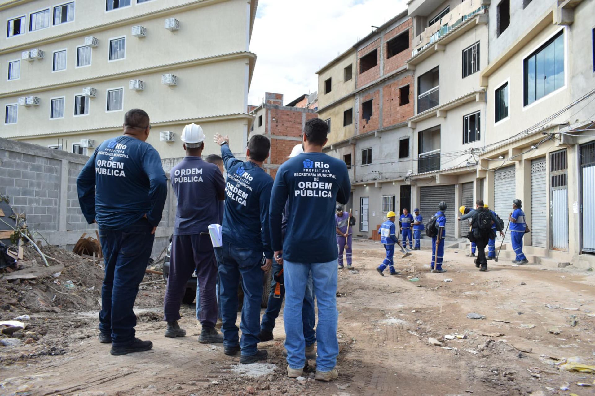 Derriban una urbanización de lujo en una favela de Río construida con dinero del narco
