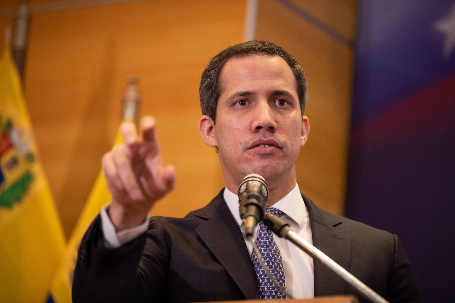 Así interrumpieron a Juan Guaidó durante una charla en EE.UU.: "¿Dónde está el dinero que le robaste al pueblo venezolano?" (+VIDEO)