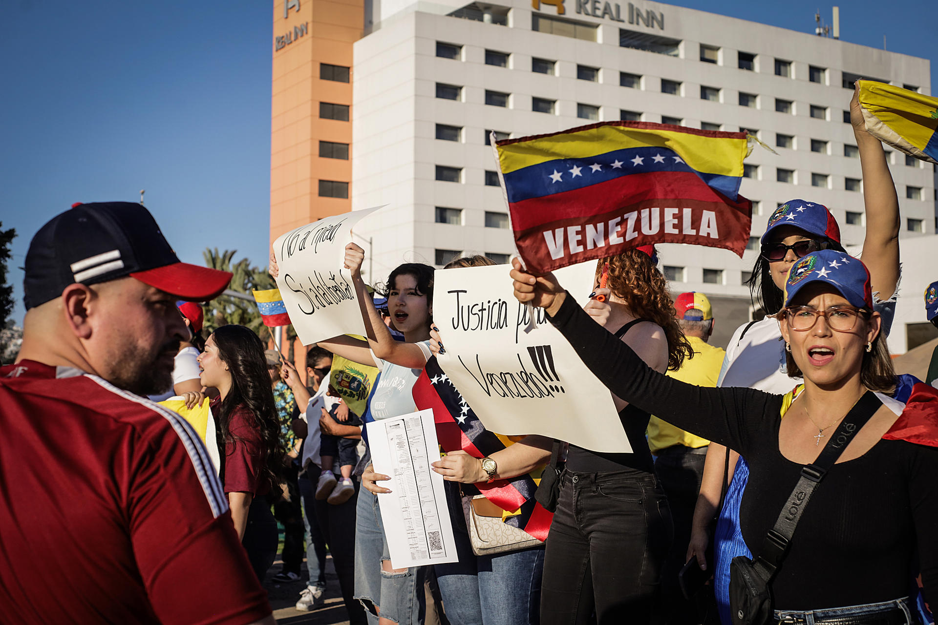 Migrantes venezolanos en frontera norte de México, entre esperanza y miedo tras elecciones
