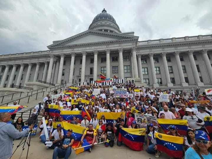 Desde la manifestación de venezolanos, "Panas en Utah" invitó a defender el derecho a la libre información en Venezuela