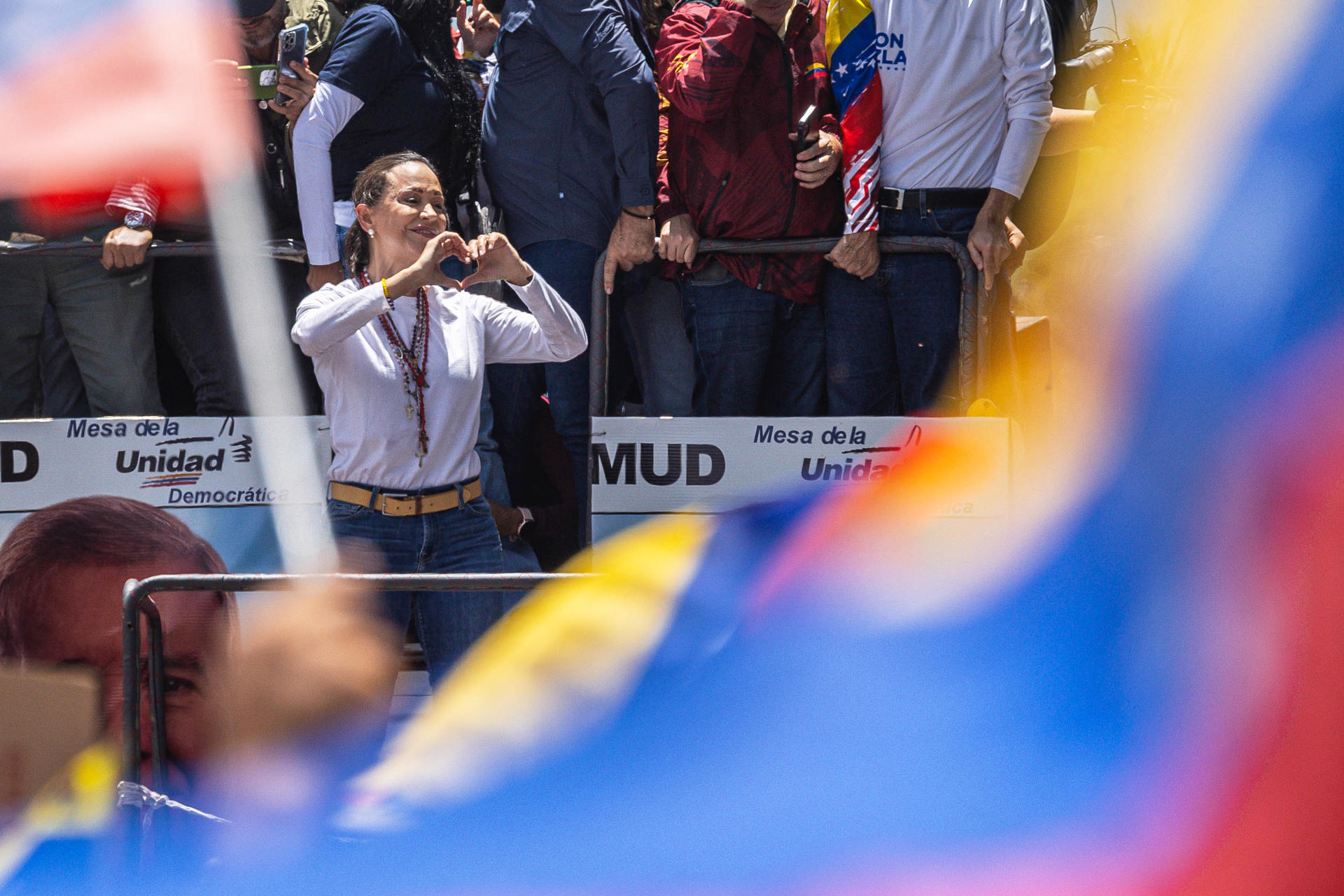 María Corina Machado agradece a Borrell por exigir "el cese de la represión" en Venezuela