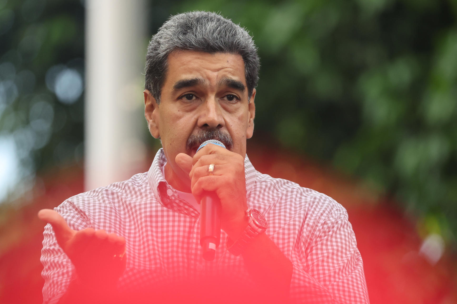 Maduro pide al mundo "respetar" su reelección, un mes después del controvertido resultado