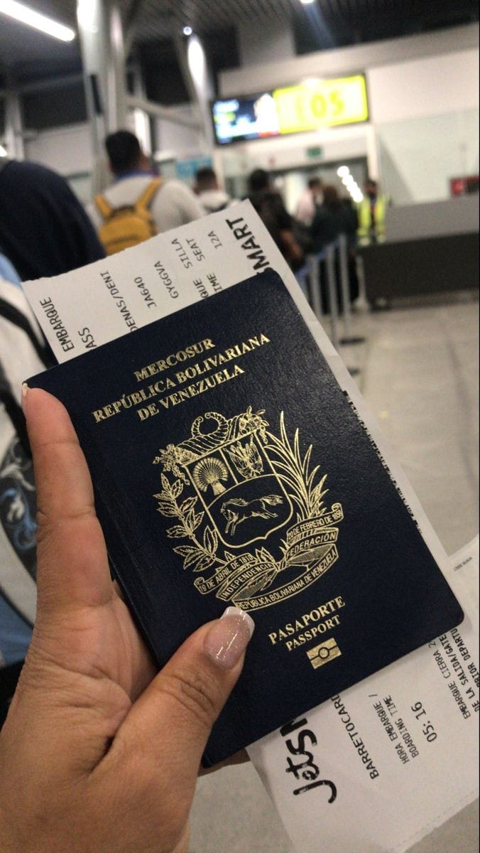 Aumentan las denuncias por anulación de pasaportes a los venezolanos