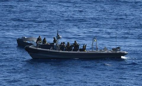 Guardia Costera del Caribe interceptó un buque con casi dos toneladas de cocaína y tres venezolanos a bordo