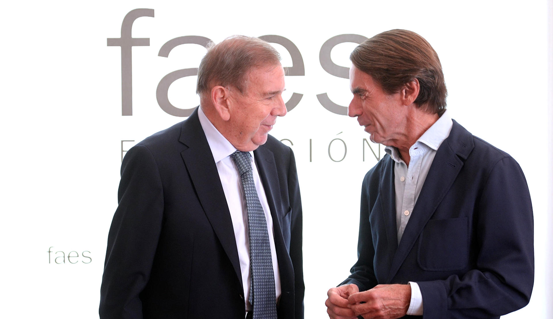 Edmundo González se reúne con Aznar y mantendrá un encuentro en el Congreso con Feijóo