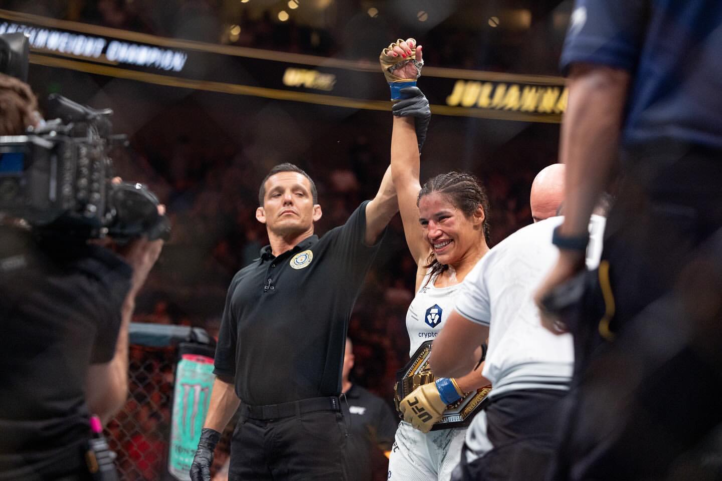 Venezolana Julianna Peña se coronó campeona mundial de peso gallo en la UFC en Utah