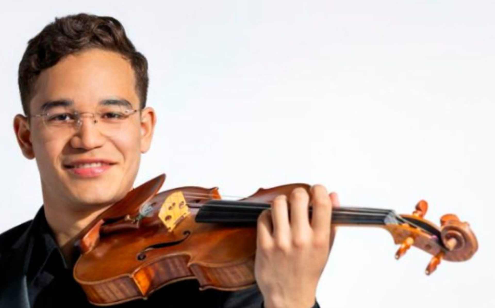 Violinista larense Jesús Linarez destaca en Orquesta Sinfónica de Chicago