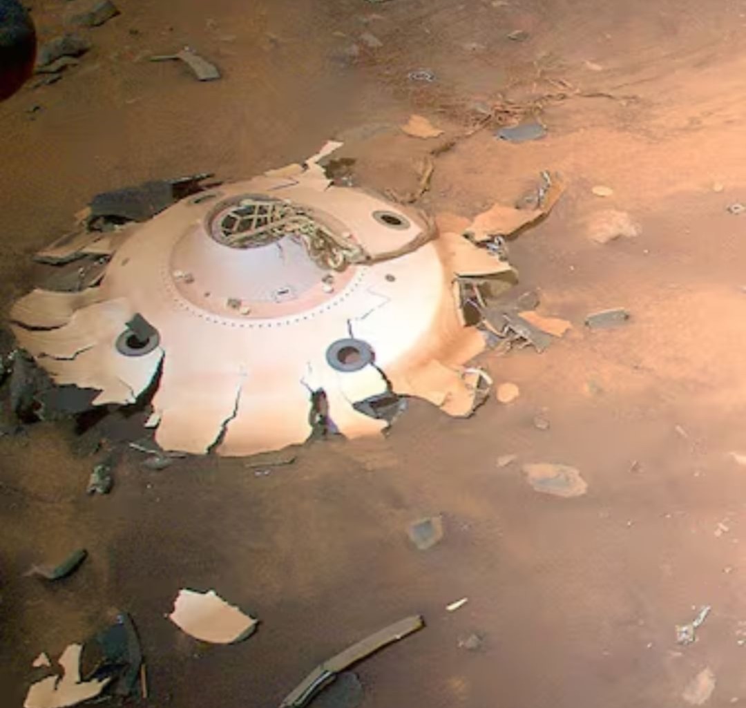 Un helicóptero de reconocimiento de la NASA descubrió restos de una nave espacial en Marte