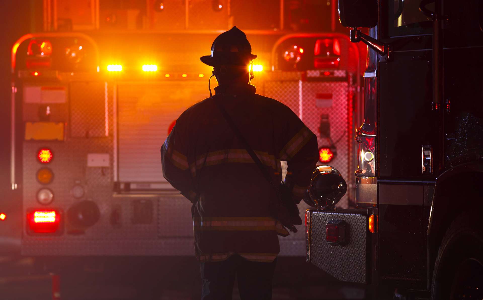 Trágico incendio en Cottonwood Heights deja un fallecido: Autoridades investigan causa