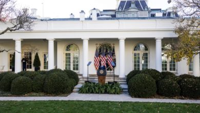 Personal de la Casa Blanca discute posibilidad de otorgar indultos para evitar represalias