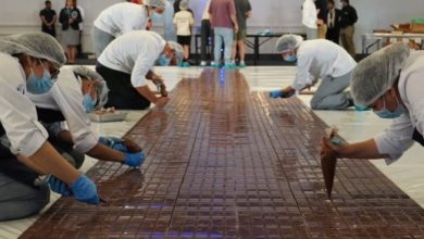 Ecuador rompe el Récord Guinness con la barra de chocolate más grande del mundo