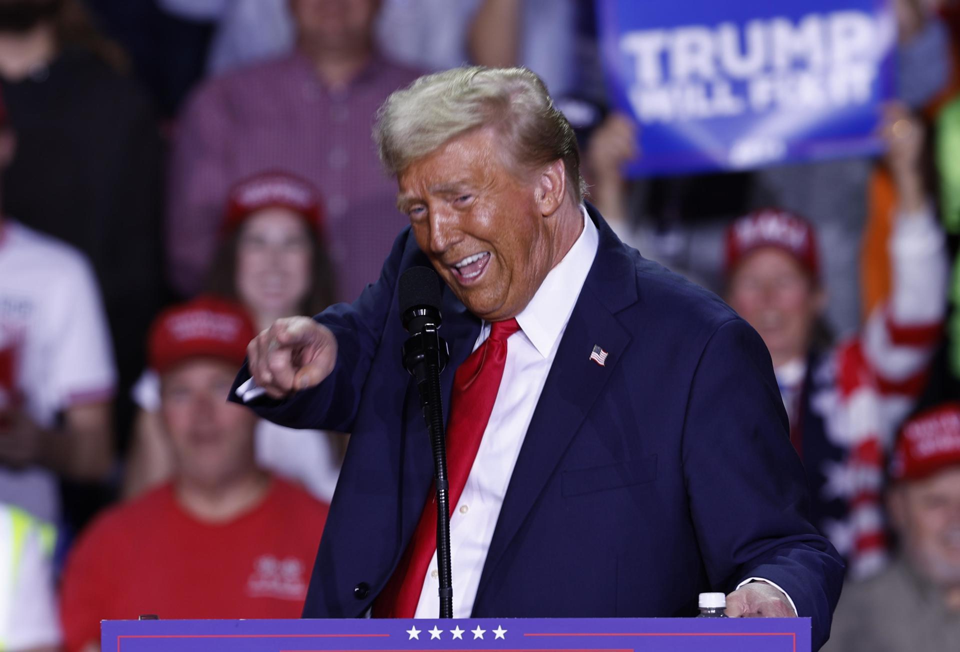 Trump anuncia que viajará a París para asistir a la reapertura de Notre Dame