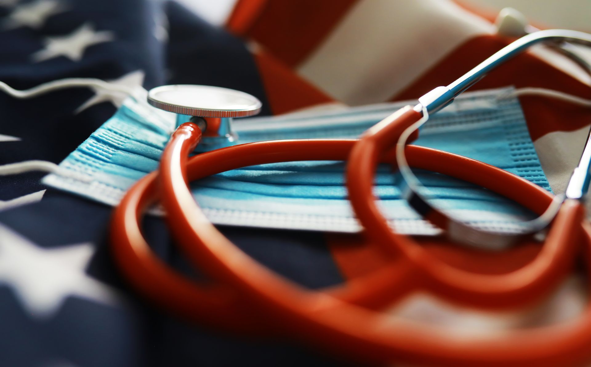 El CEO del grupo que integra UnitedHealthcare reconoce defectos en sistema salud de EE.UU.