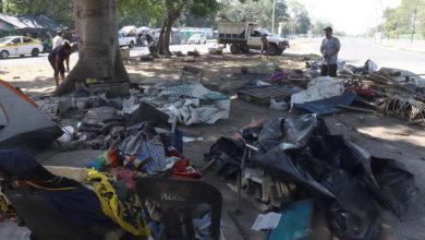 Autoridades mexicanas remueven un campamento de migrantes en su frontera sur