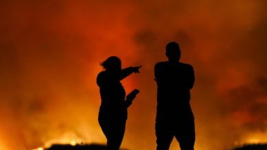 El incendio Hughes avanza sin control en plena alerta por fuertes vientos en Los Ángeles