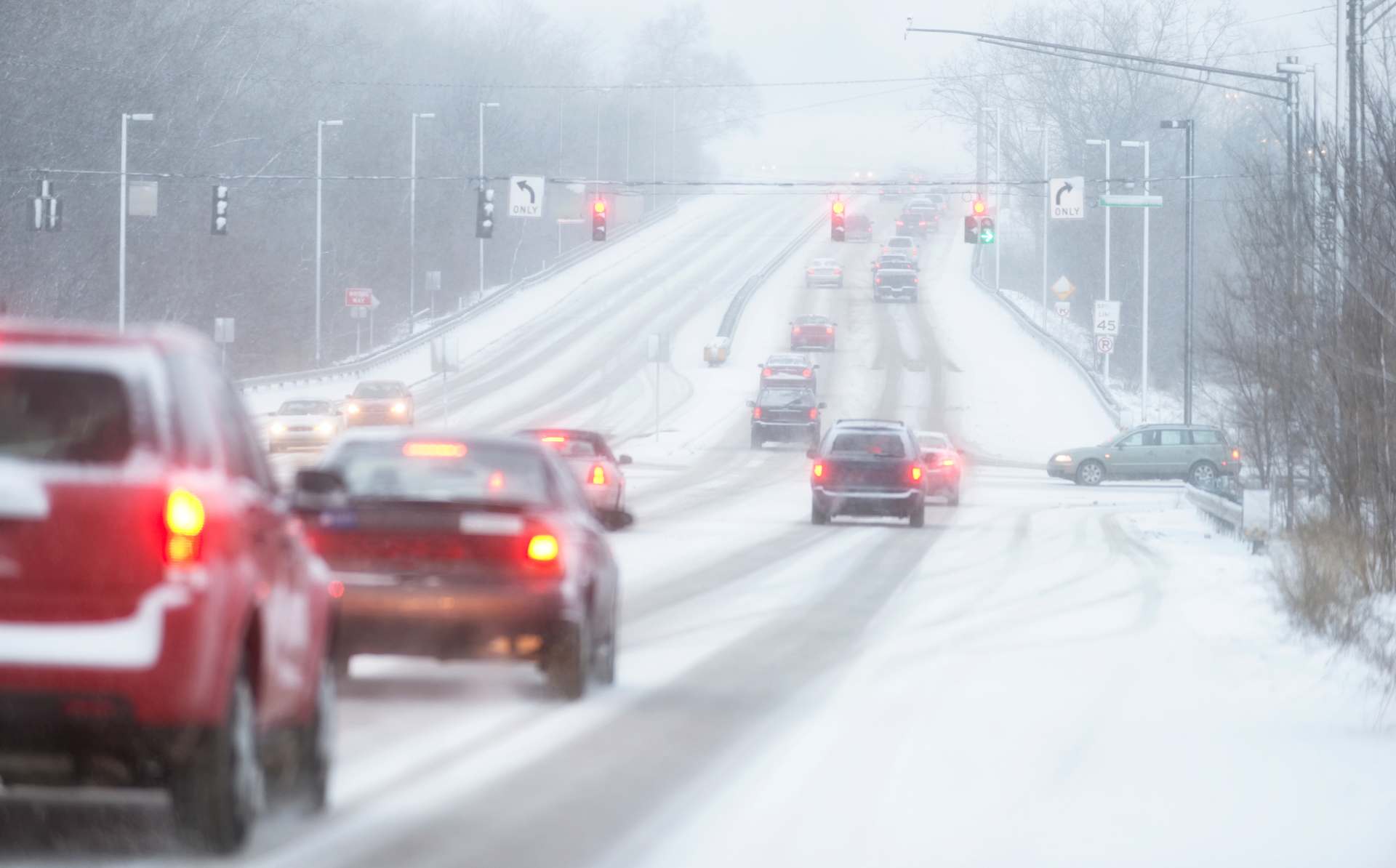 Manténgase seguro durante y después de una tormenta invernal