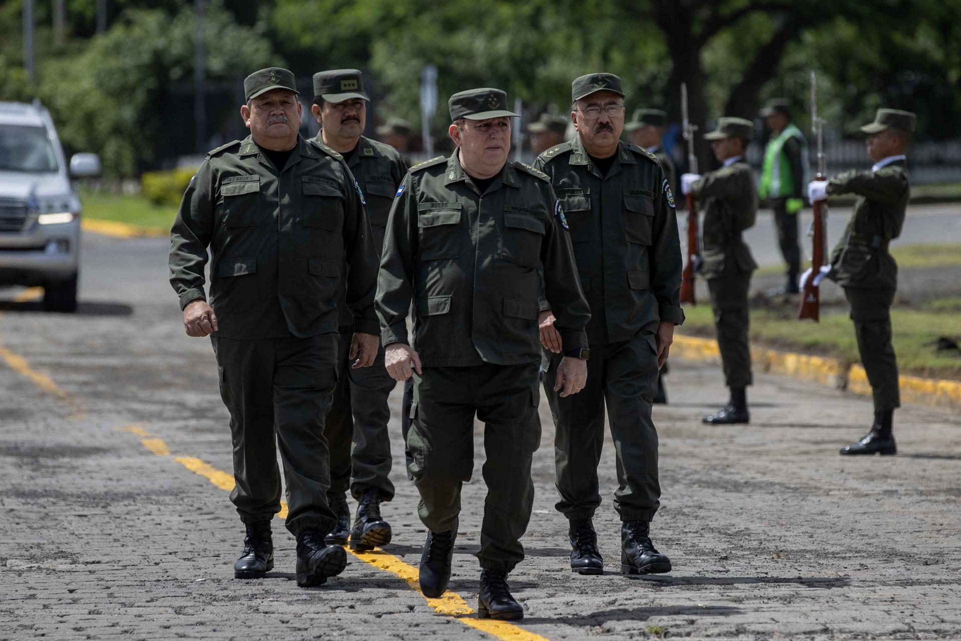 El jefe del Ejército de Nicaragua, sancionado por EEUU, toma posesión de cuarto mandato