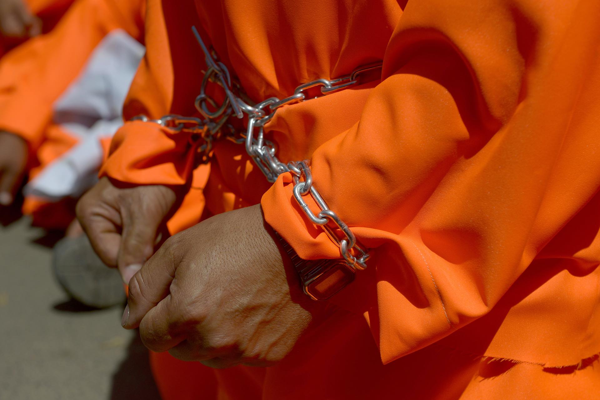 CNN en Español revela el testimonio de un venezolano deportado: 15 días en Guantánamo y una pesadilla que no olvida
