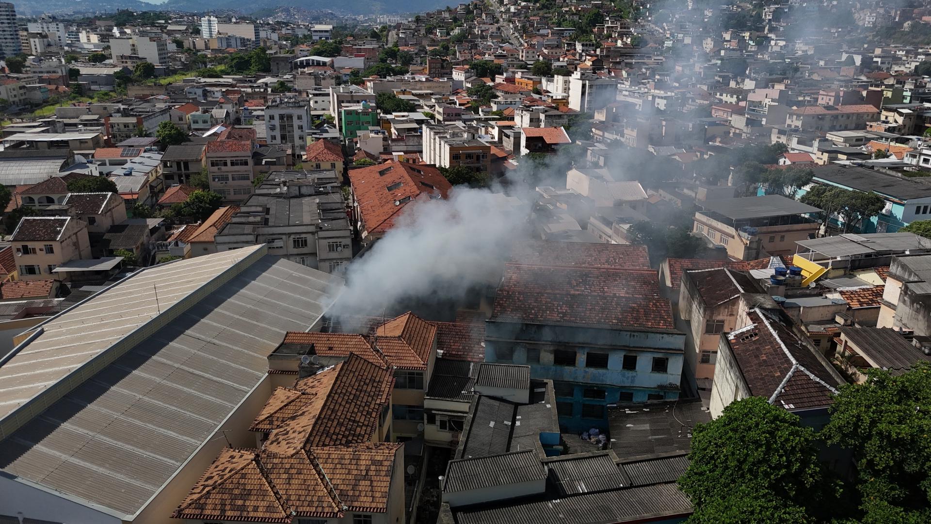 Un incendio destruye el sueño de tres escuelas de samba del carnaval de Río de Janeiro