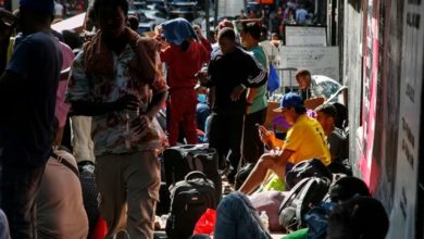 Nueva York cerrará albergue para inmigrantes establecido en el famoso hotel Roosevelt