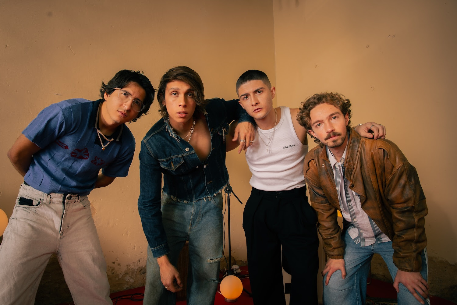 La sensación ecuatoriana Alex Ponce y TIMØ presentan “No Volveré”, un homenaje a al rock latino