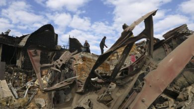 Zelenski condena ataques rusos que provocan destrozos y heridos en Zaporiyia y Odesa