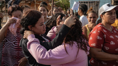 Pánico e indignación entre venezolanas en EE.UU. dejan las deportaciones a El Salvador