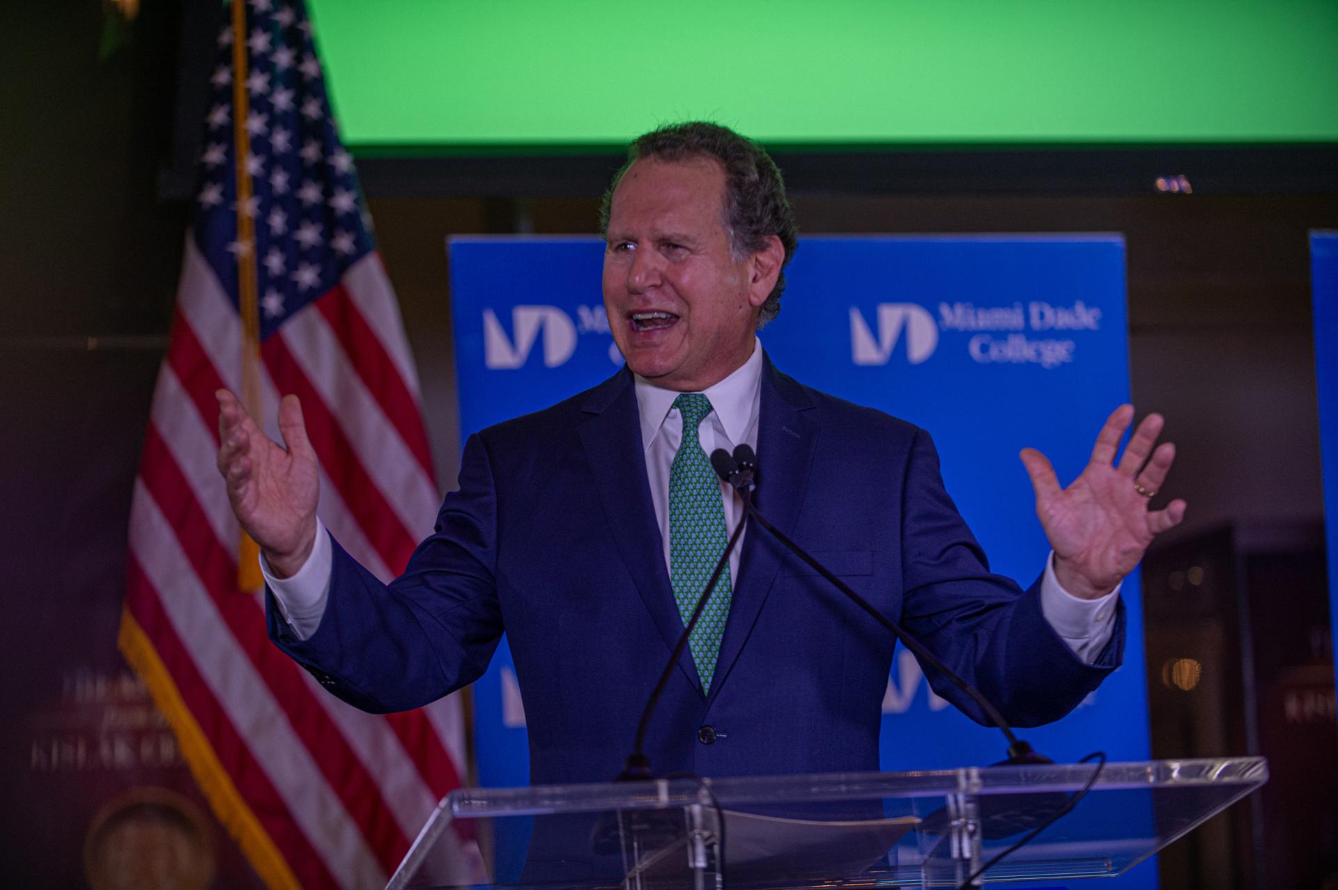 Fallece el excongresista de EE.UU. Lincoln Díaz-Balart, un impulsor de las sanciones a Cuba