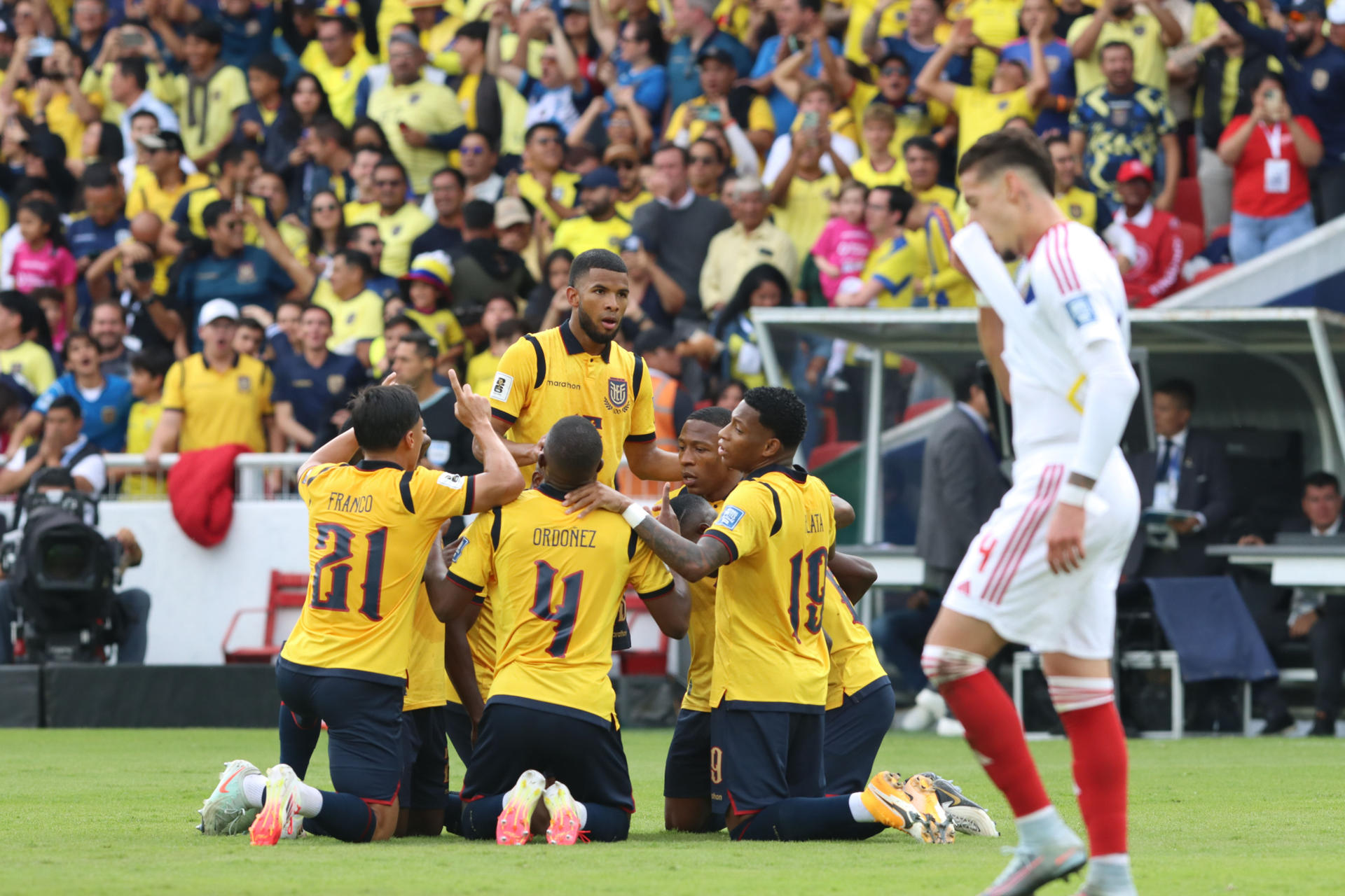 2-1. Doblete de Enner Valencia acerca a Ecuador al Mundial y pone en problemas a Venezuela