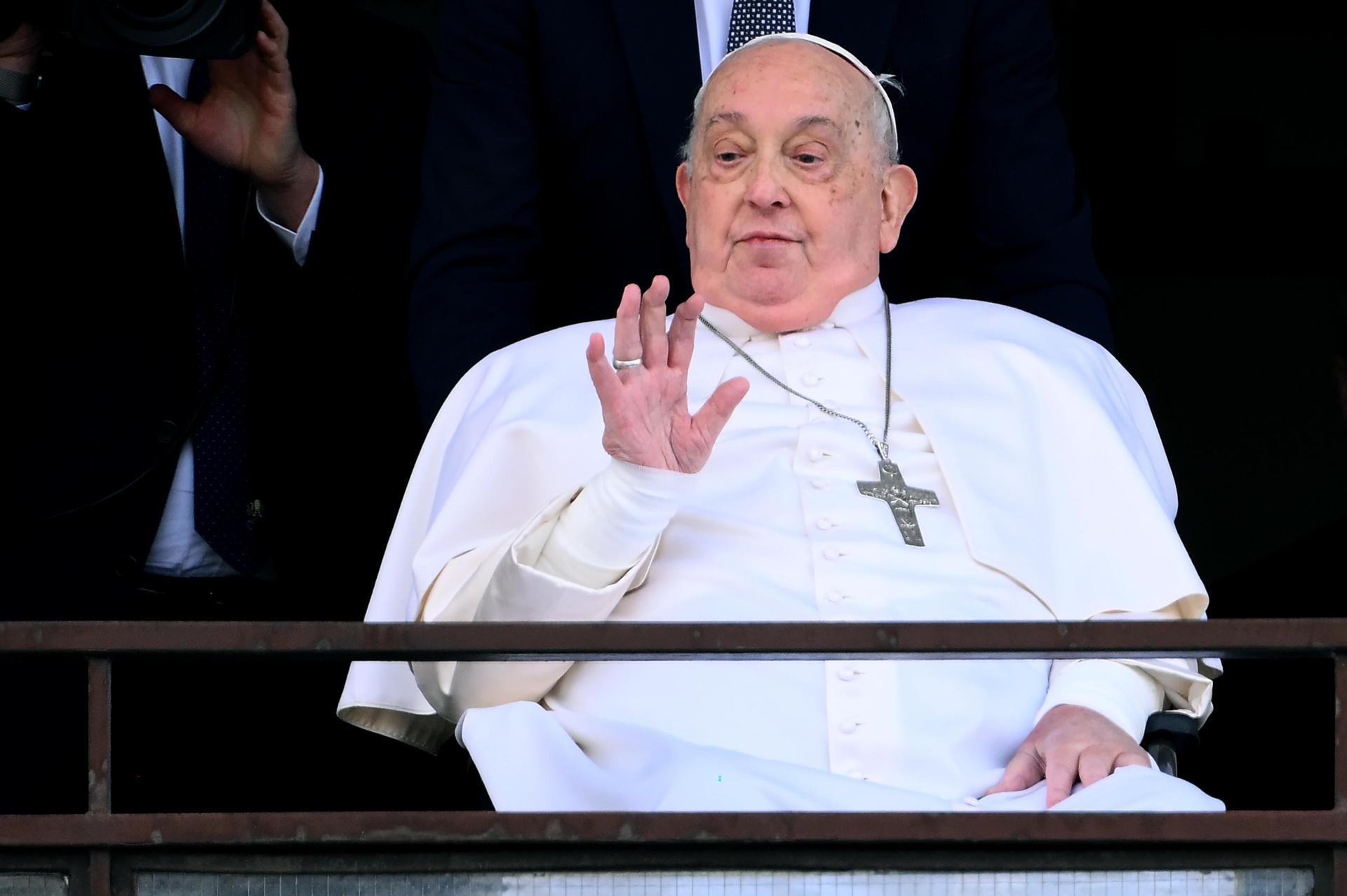El papa expresa su cercanía a los afectados por el terremoto en Birmania y Tailandia