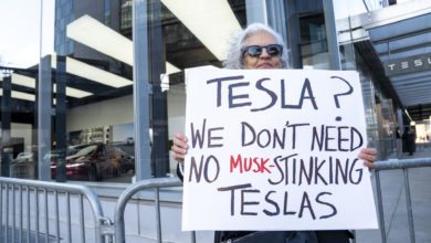 El Gobierno estadounidense califica de terrorismo nacional los ataques contra Tesla