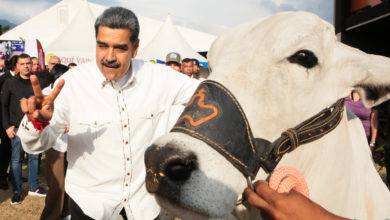 Nicolás Maduro responde a Donald Trump que la imposición de aranceles será derrotada