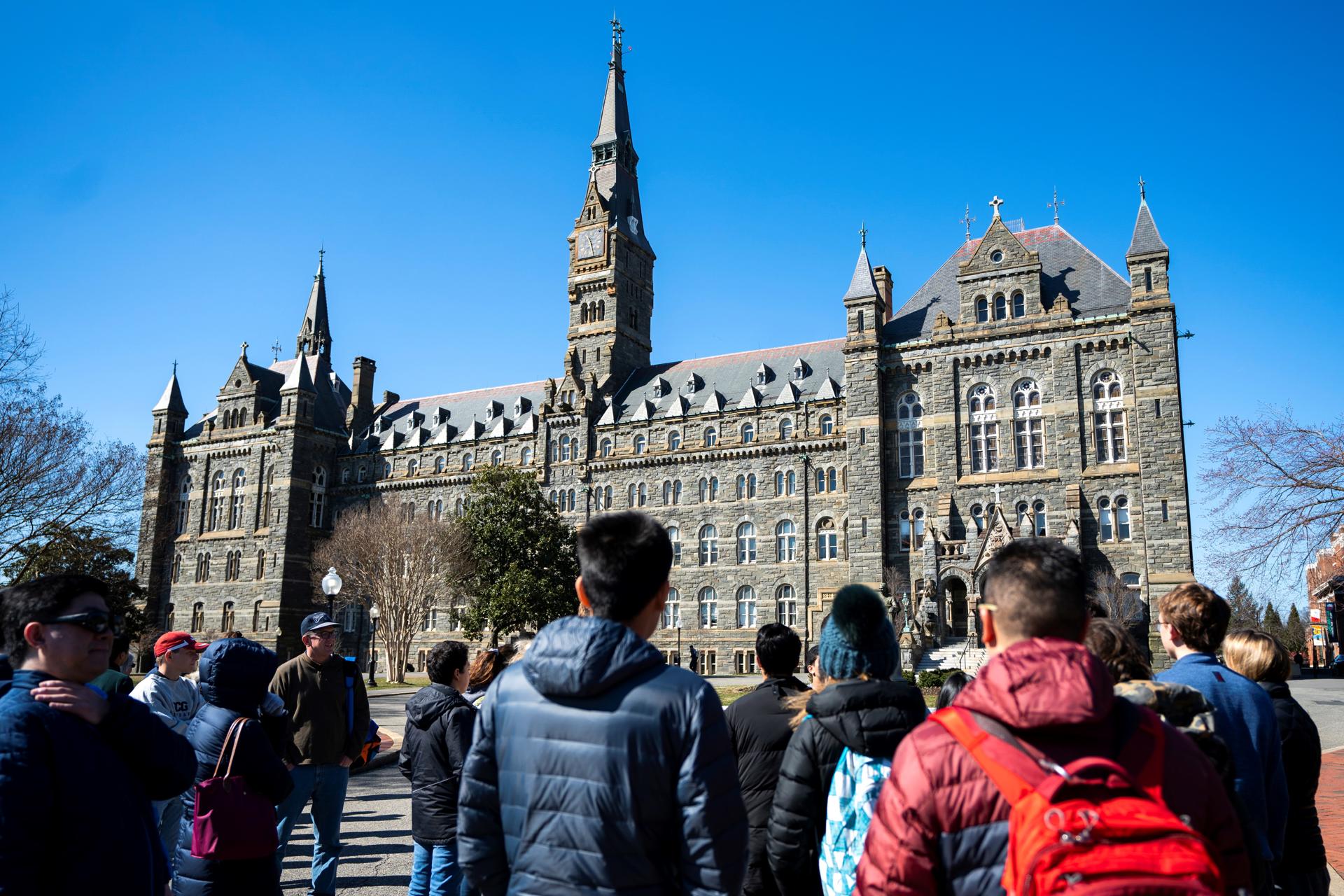 EE.UU. detiene a investigador universitario extranjero acusado de hacer propaganda de Hamás