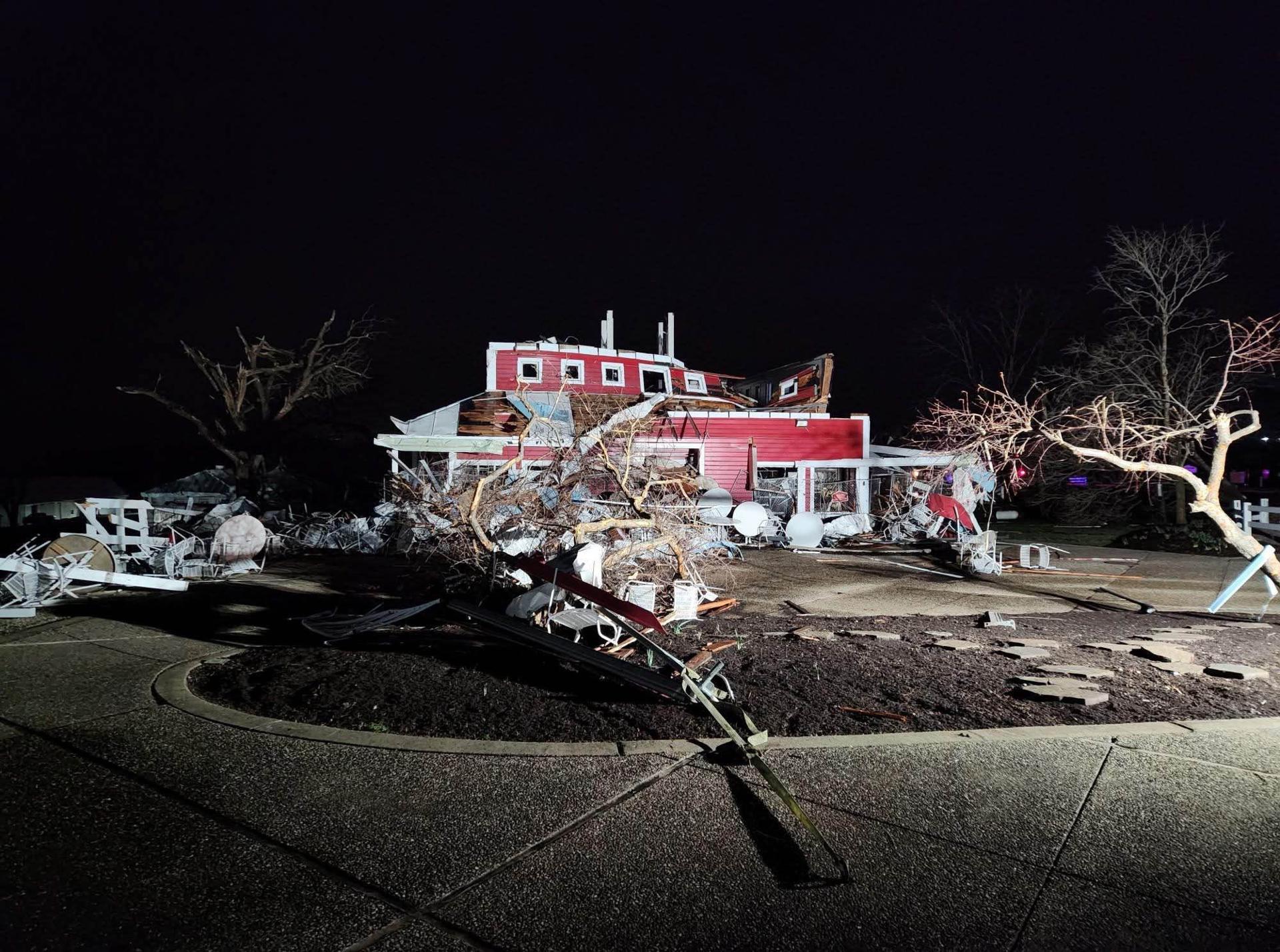 El impacto de tornados y fuertes tormentas provoca al menos 31 muertes en EE.UU.