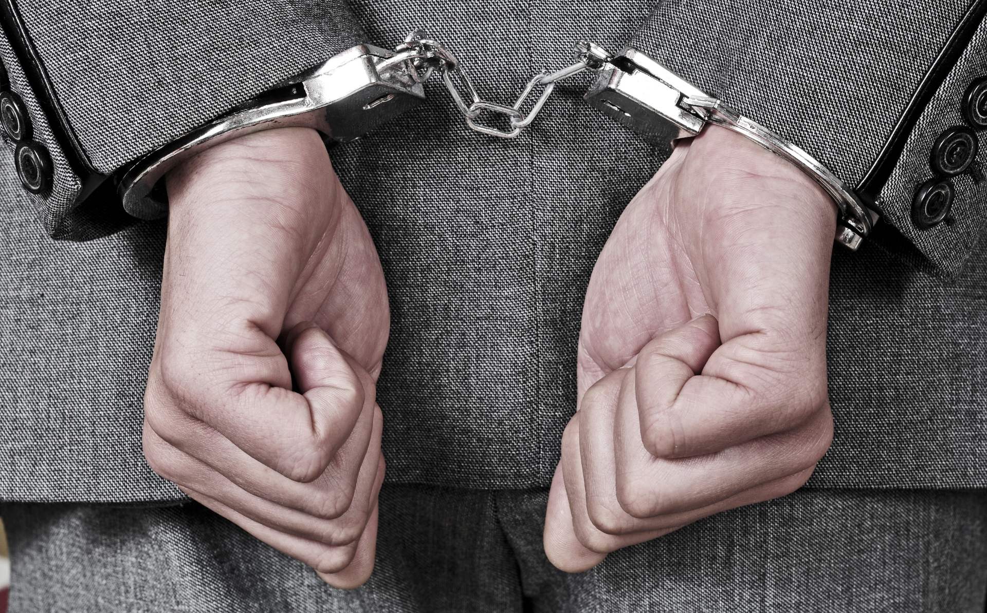 Maestro sustituto de 81 años arrestado en Salt Lake City por presunto acto lascivo en escuela