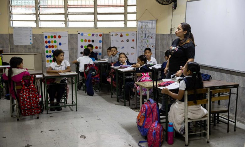 Un docente venezolano necesita 46 veces su sueldo para alimentar a su familia, dice ONG