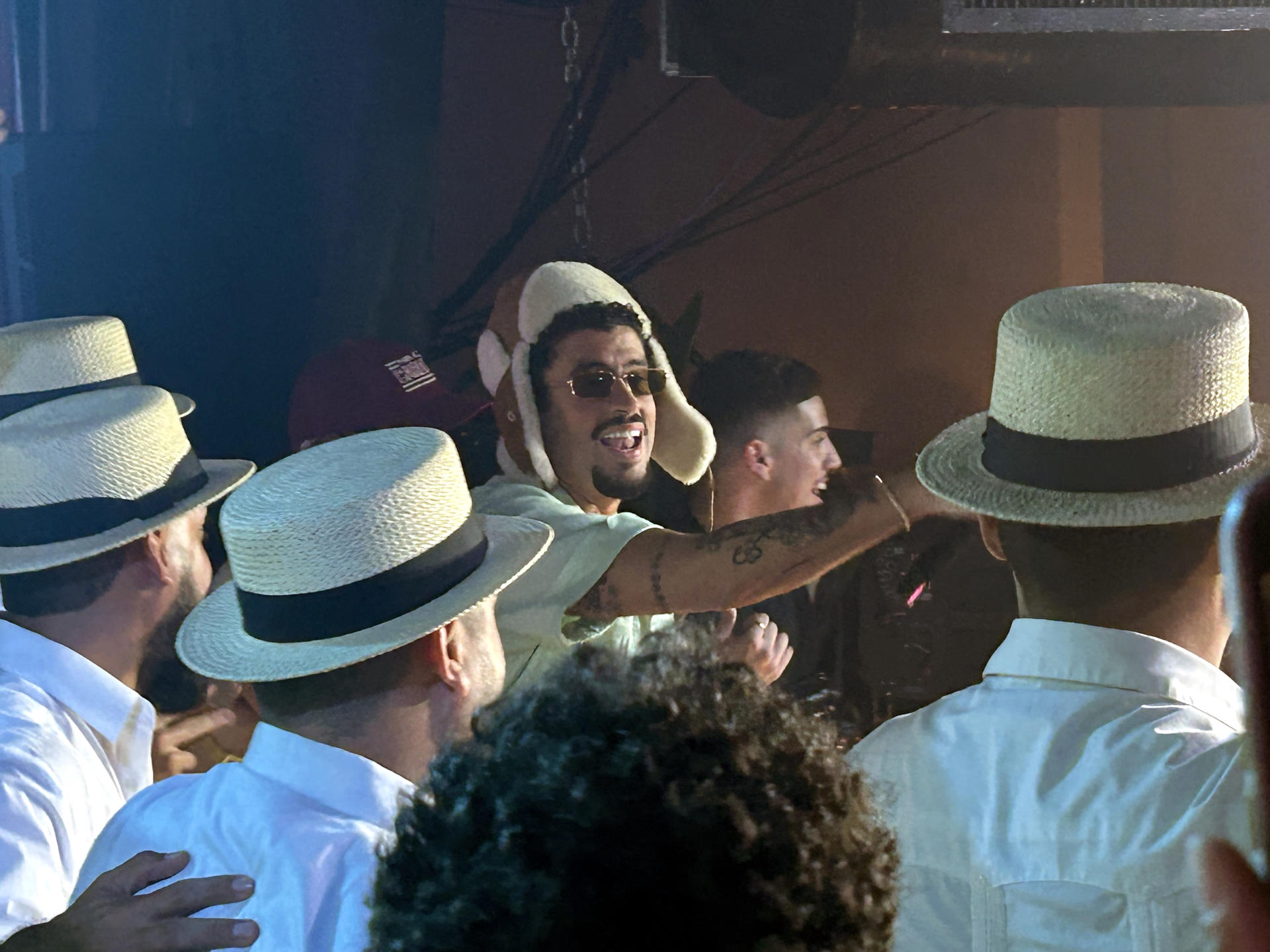 Bad Bunny presume de orgullo puertorriqueño en un concierto en el 'Tiny Desk'