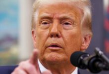 Trump pide al Supremo que levante la pausa a las expulsiones de migrantes a El Salvador