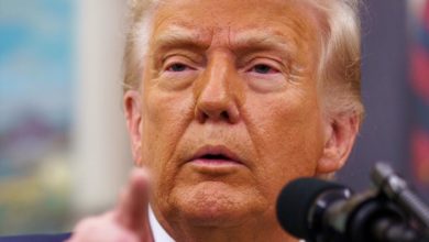 Trump pide al Supremo que levante la pausa a las expulsiones de migrantes a El Salvador