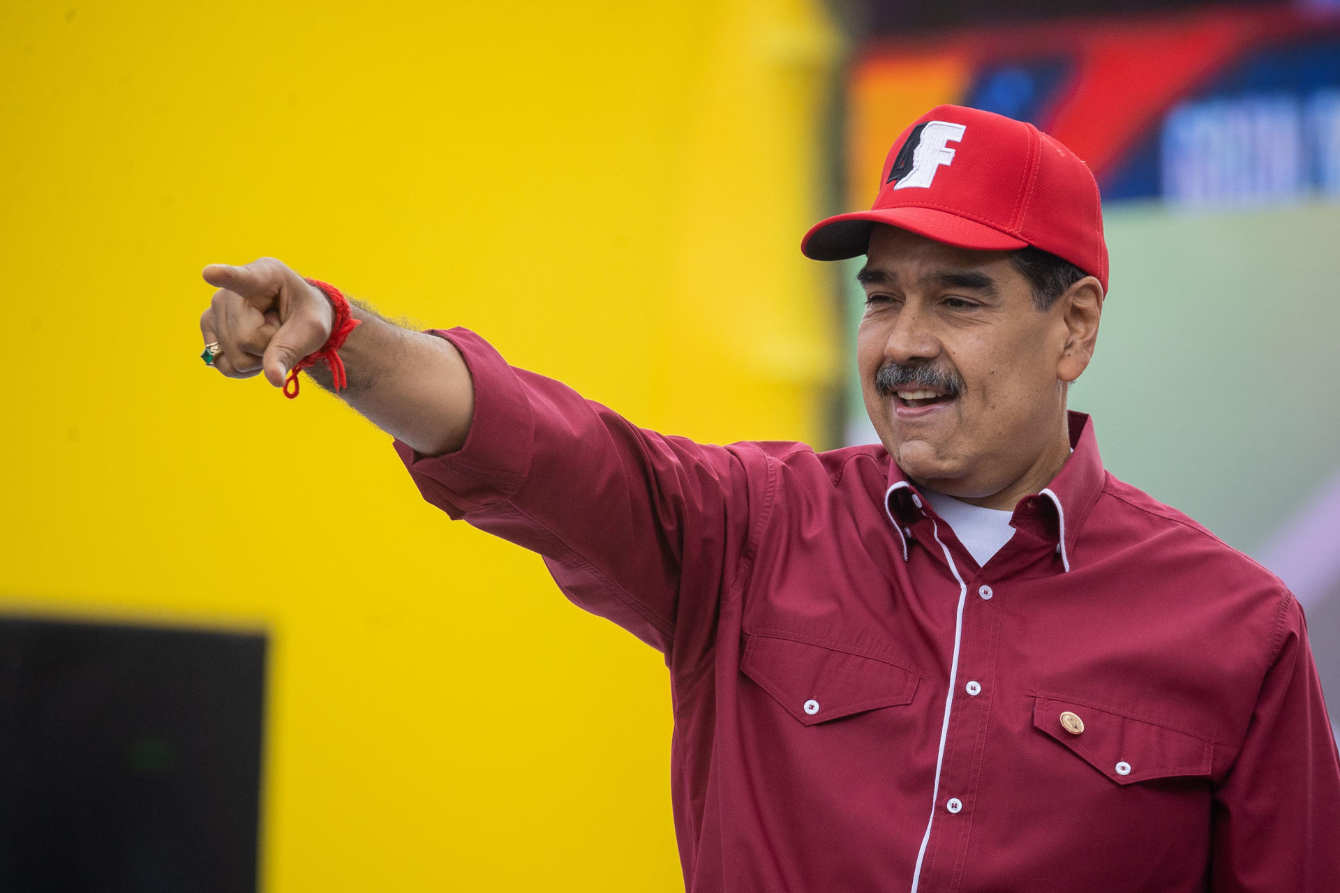 El chavismo pide mantener la unidad al conmemorar 33 años del fallido golpe de Estado