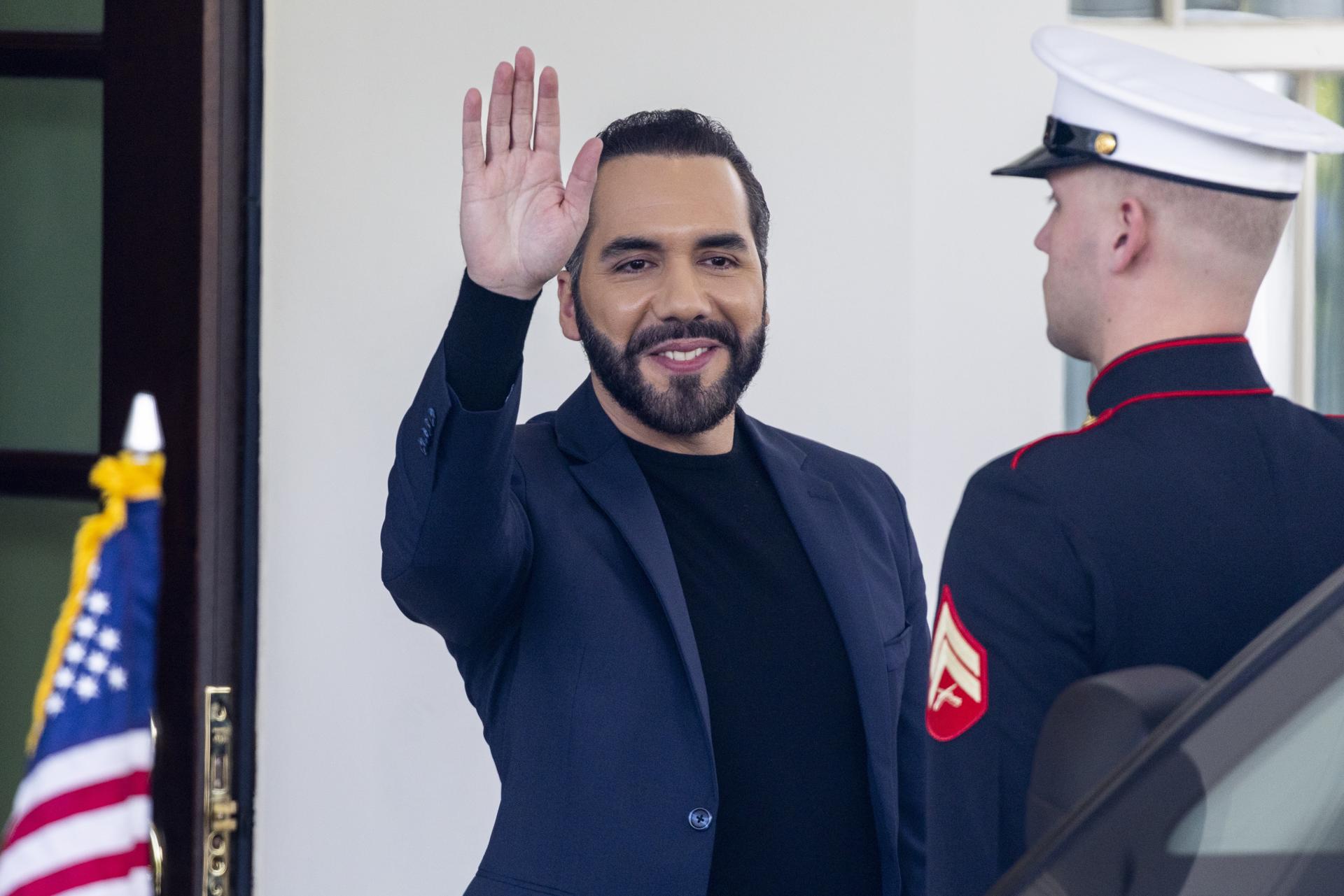 Bukele le propone a Maduro liberar a "presos políticos" a cambio de migrantes venezolanos