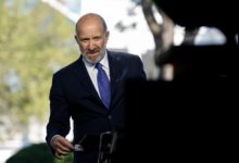 Trump llega a un acuerdo con fabricantes de automóviles para reducir aranceles, según CNN