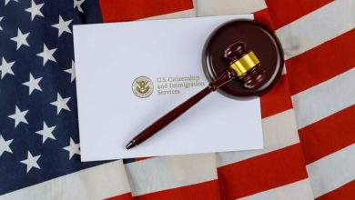 USCIS actualiza políticas para reconocer dos sexos biológicos