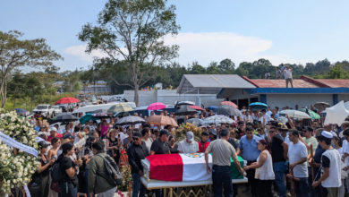 Familiares y amigos despiden a cadete mexicana fallecida en accidente de buque en EE.UU.