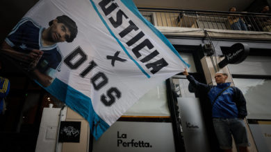Fiscalía pide suspensión del juicio de Maradona tras acusación de parcialidad de una jueza