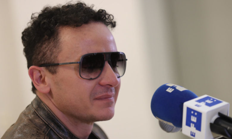 Fonseca se une a su ídolo Rubén Blades en 'Nunca me fui', una reflexión sobre migración