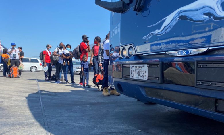 Acusan al fiscal de Florida de desacato por decir a los policías que arresten migrantes